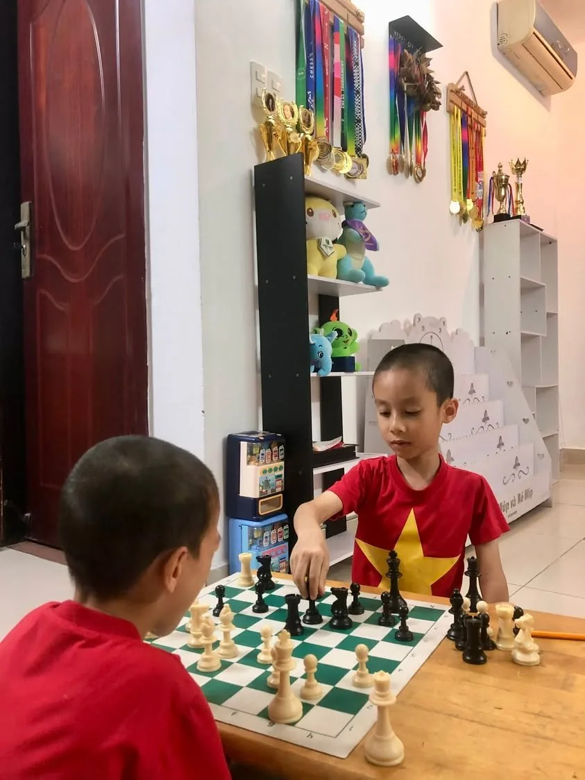 Học qua chơi, đi theo sở thích của con