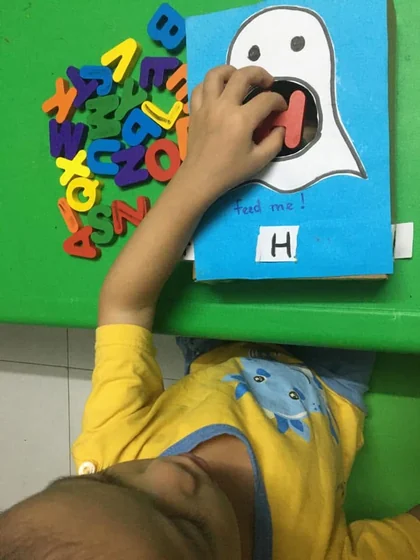 Míp học chữ qua trò Feed me